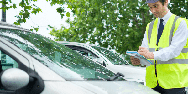 Cover Image for Auto mal estacionado: cómo reportarlo y removerlo con grúa