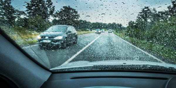 Cover Image for Consejos para manejar en temporada de lluvias y evitar accidentes