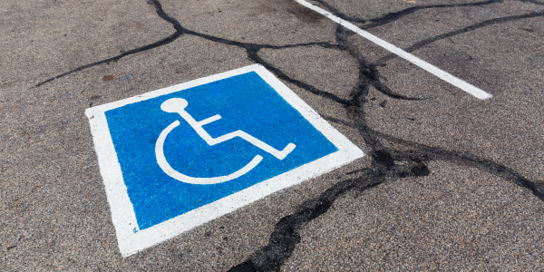 Cover Image for Infracción 65: Aparcar en espacio para personas con discapacidad